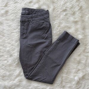 Old Navy Gray Pixie Chino Mid-Rise Pants Size 2